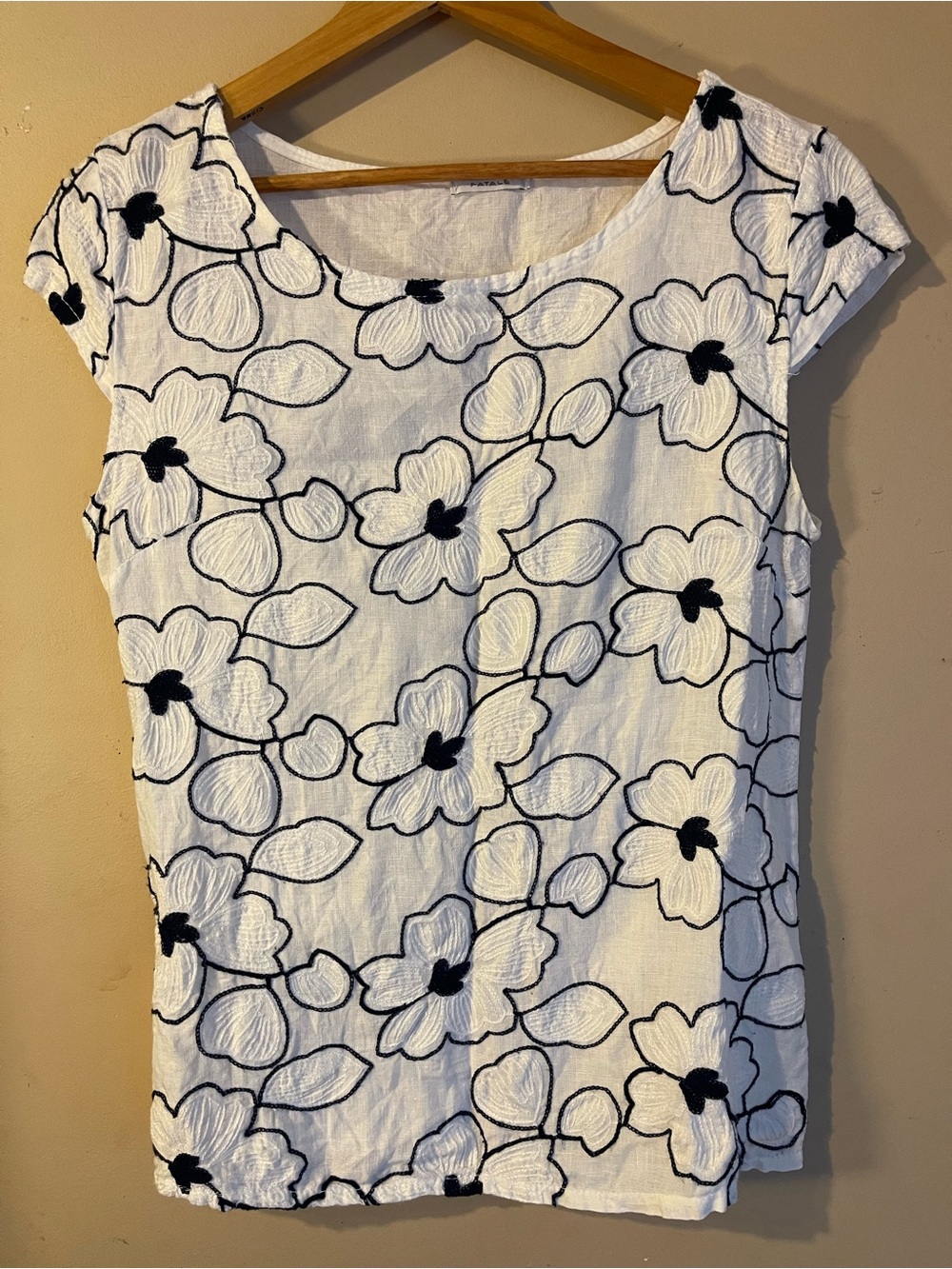 Femme Fatale Italian Linen Embroidered Floral Cap Sleeve Top White S